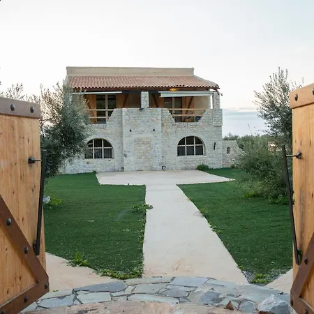 Gi - Ktima Xymitadi, Lovely 2 Bedroom Mezonette بيت للعطل *