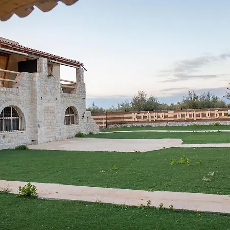 Gi - Ktima Xymitadi, Lovely 2 Bedroom Mezonette Pírgos Dhiroú