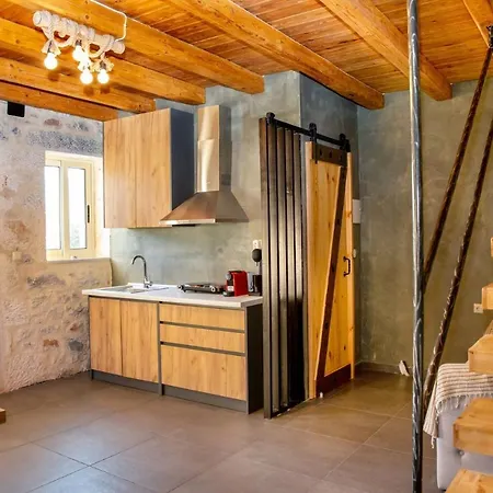 Gi - Ktima Xymitadi, Lovely 2 Bedroom Mezonette Pírgos Dhiroú